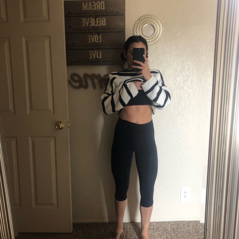 Lululemon crop leggings (high waisted)